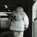 SUBTLE MAINSTREET Ranger Crossbody Bag採用高強度防潑水尼龍材質，輕便耐用