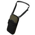ALPAKA Modular Shoulder Pocket Slim 綠色色款，展示輕巧外觀與模組化設計。
