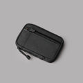 HUB Pouch Pro 採用 Axogrid 300D 防水材料，提供優越的耐用性與防水性能
