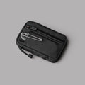 HUB Pouch Pro 採用 Axogrid 300D 防水材料，提供優越的耐用性與防水性能