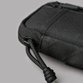 HUB Pouch Pro 採用 Axogrid 300D 防水材料，提供優越的耐用性與防水性能