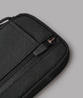 HUB Pouch Pro 採用 Axogrid 300D 防水材料，提供優越的耐用性與防水性能