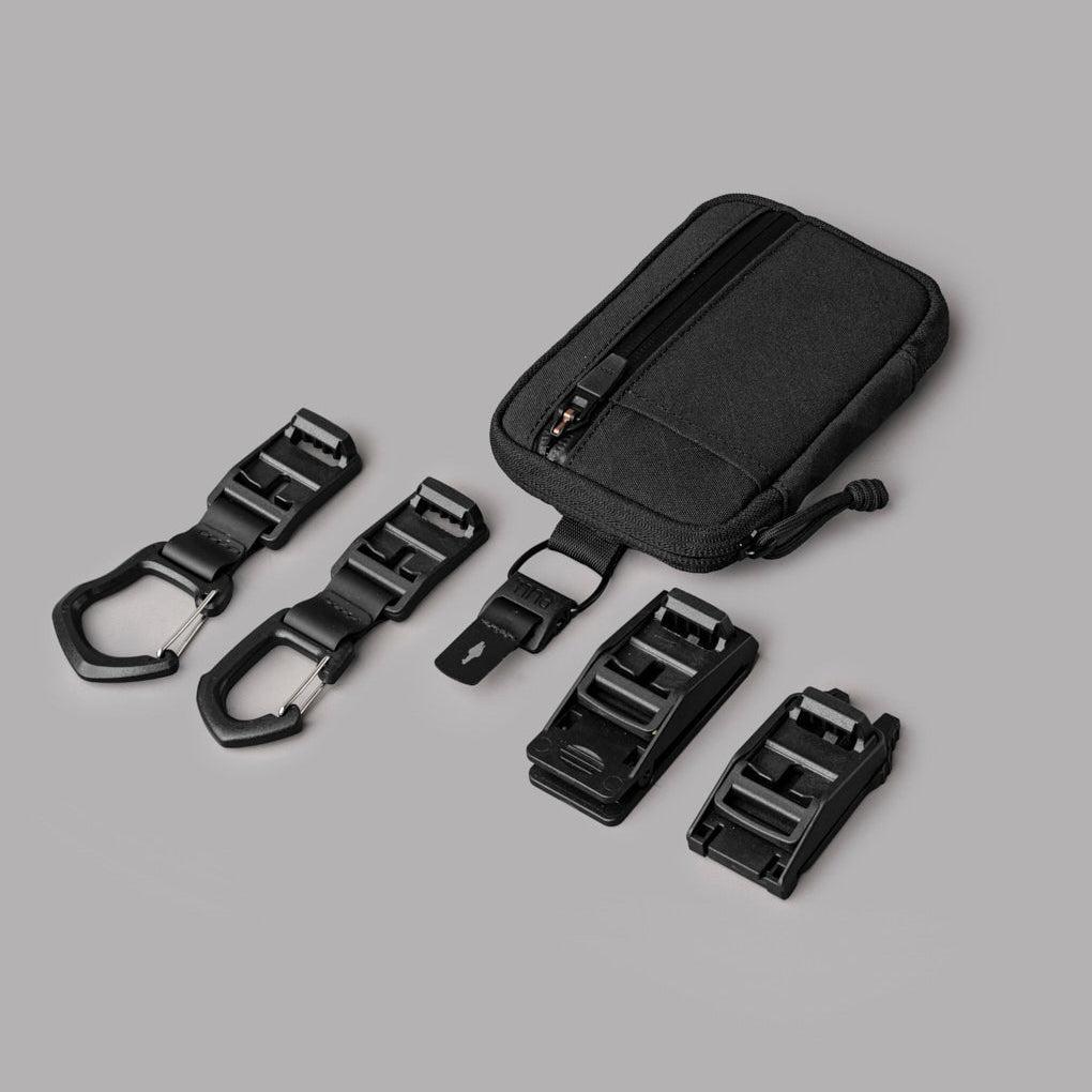 ALPAKA HUB Pouch Pro 內部設計有 6 個收納口袋與 5 個固定帶，提供高效收納方案