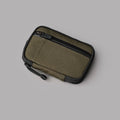 HUB Pouch Pro 採用 Axogrid 300D 防水材料，提供優越的耐用性與防水性能