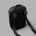 Metro Sling V2 採用 X-Pac® 防水面料及 YKK Aquaguard 拉鍊，全天候防護