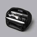 ALPAKA Vertex Pouch Mini，內部包含柔軟隔層與靈活分隔板，適合精準收納電子配件