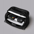 ALPAKA Vertex Pouch Mini，內部包含柔軟隔層與靈活分隔板，適合精準收納電子配件