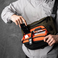 ALPAKA Bravo Sling Max V2 防水防盜側肩包 - 商務與日常兼具的百搭單肩包

