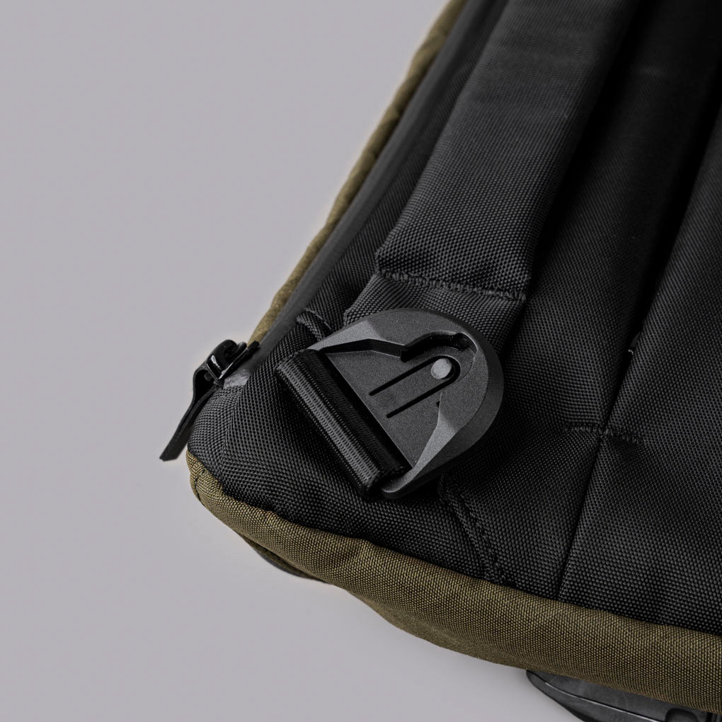 ALPAKA Bravo Sling Max V2 防水防盜側肩包 - 商務與日常兼具的百搭單肩包