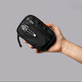 ALPAKA HUB Pouch V2 內建 RFID 阻隔層，有效保護信用卡安全。

