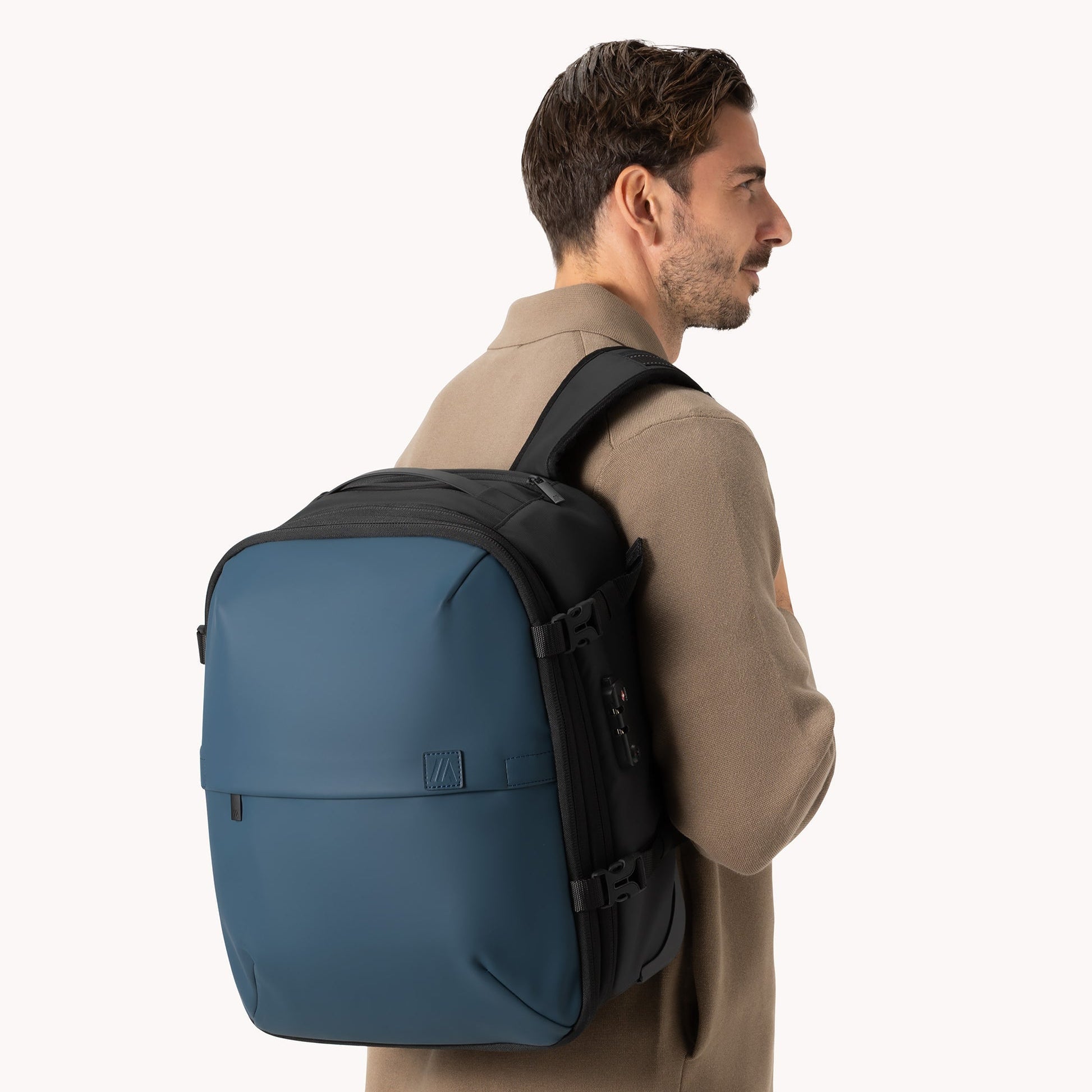 AIRBACK FLEX（Under‑Seat）真空壓縮旅行背囊 
