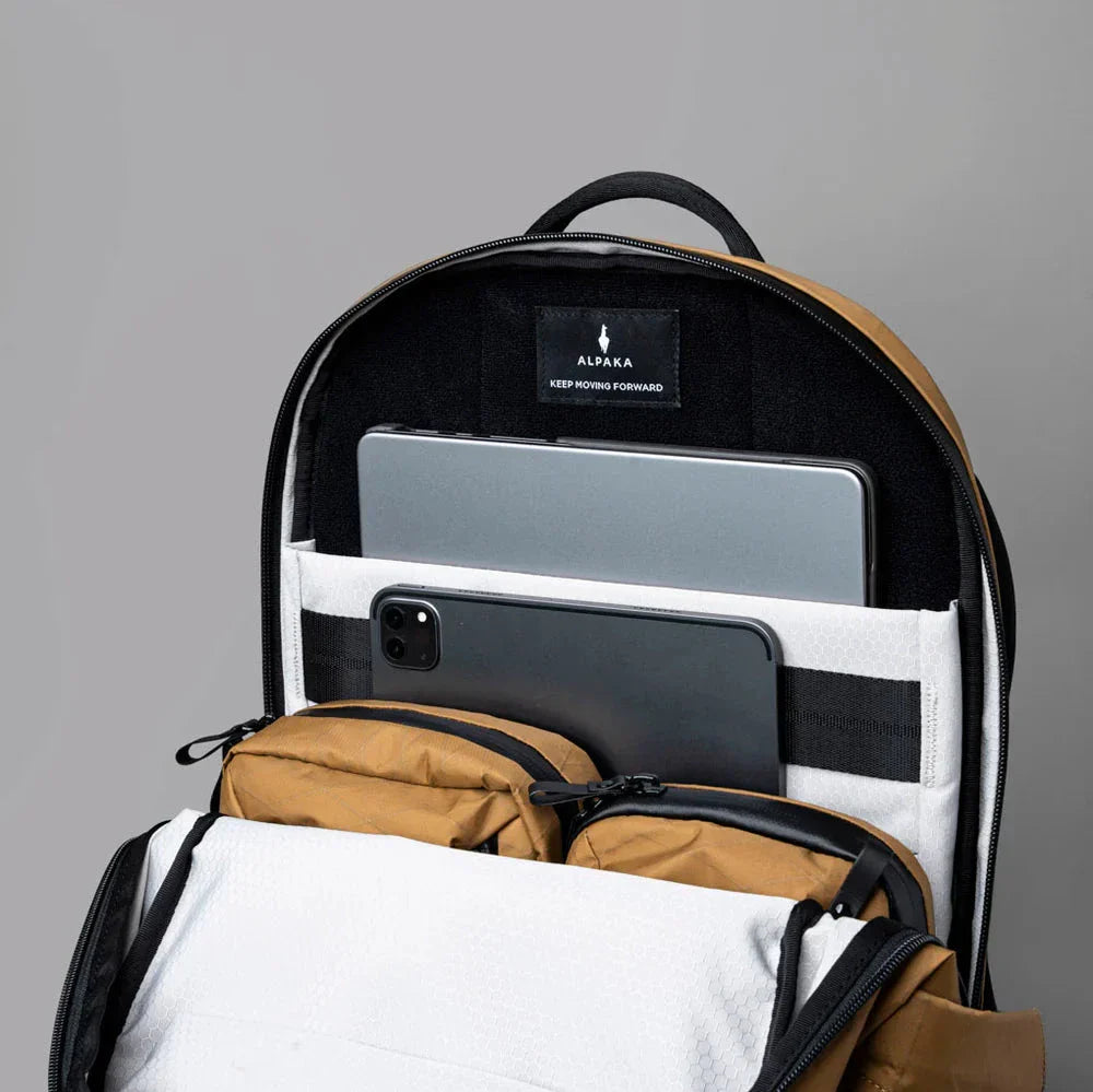 ALPAKA Elements Backpack Pro Mojave Edition｜耐用防水，適合戶外冒險與日常通勤
