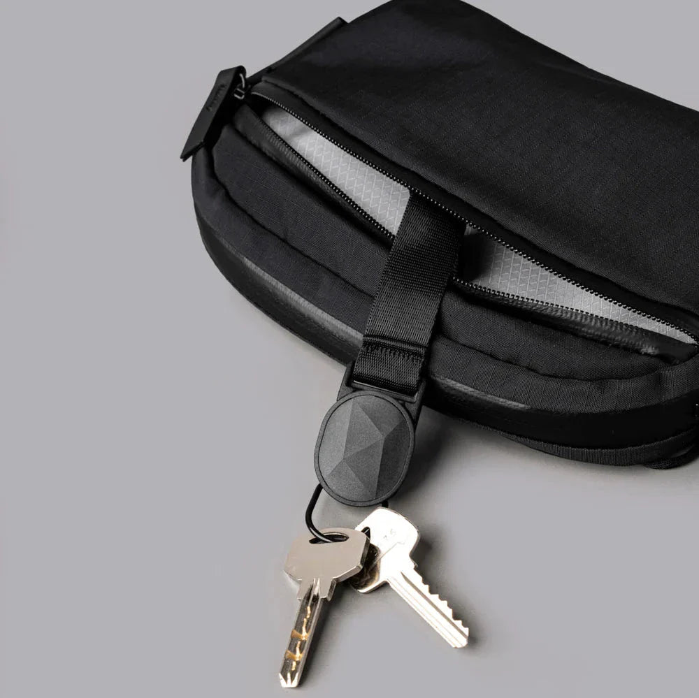 ALPAKA Flight Sling 1L 側肩包｜採用防潑水 Axoflux 210D 或 防水X-Pac 面料
