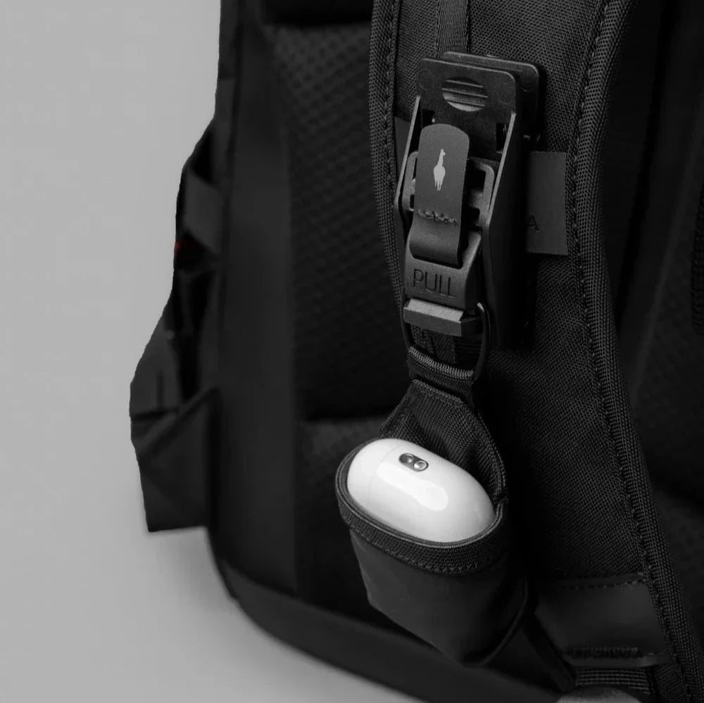 ALPAKA Hub Earbuds Pouch 耳機袋 840D｜Fidlock® 磁吸技術，支援快速連接