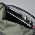 ALPAKA Bravo Sling Max V2 - USB 充電埠與 RFID 屏蔽設計，安全又實用